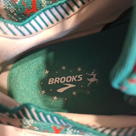 Brooks Levitate 2 Merry Christmas Men\'s Sneakers Shoes.  Size 12. RARE main image 8